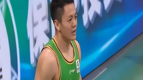 古利特：米兰切尔西表现非凡，皇马夺冠前景光明，巴黎夺冠亦有望